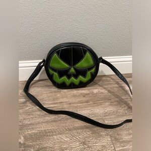 Jack-o’-lantern crossbody bag